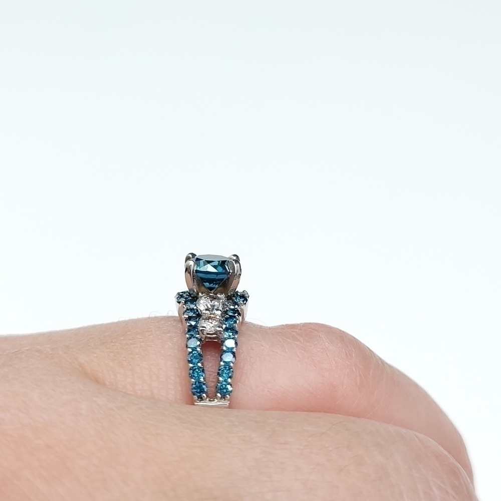 Blue Diamond Engagement Ring. - Picture 13 of 15